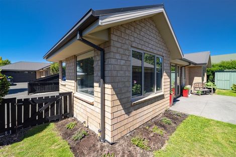 Photo of property in 2/61 Middlepark Road, Sockburn, Christchurch, 8042