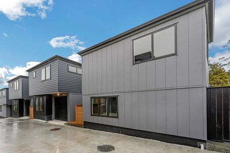 Photo of property in 2 Kama Place, Sunnynook, Auckland, 0620