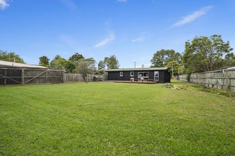 Photo of property in 11 Farnworth Avenue, Holdens Bay, Rotorua, 3010