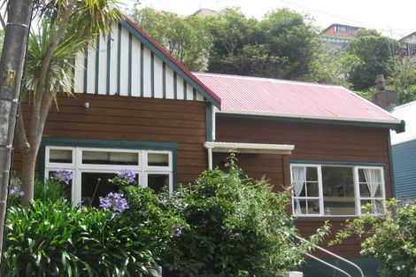 Photo of property in 56 Honiana Te Puni Street, Aro Valley, Wellington, 6021