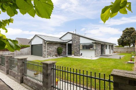 Photo of property in 10 Parnell Heights Drive, Kelvin Grove, Palmerston North, 4414