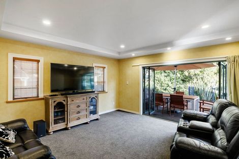 Photo of property in 16 Cranwell Place, Hillcrest, Hamilton, 3216