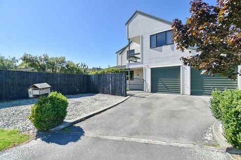 Photo of property in 6 Luxton Place, Rangiora, 7400