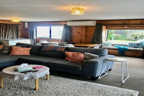 Photo of property in 57 Pine Avenue, Henderson, Auckland, 0612