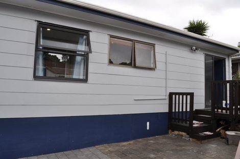 Photo of property in 2/36 Hillcrest Avenue, Hillcrest, Auckland, 0627
