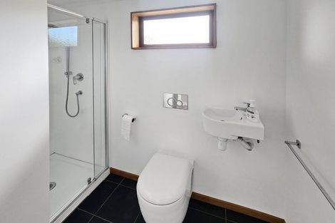 Photo of property in 35 Poto Road, Normandale, Lower Hutt, 5010