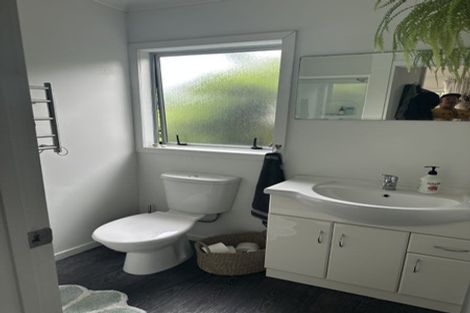 Photo of property in 12 Memorial Park Avenue, Haumoana, 4102