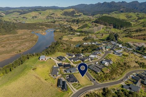Photo of property in 140 Te Tutu Street, Whangamata, 3691
