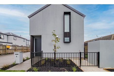 Photo of property in 1/23 Hills Road, Edgeware, Christchurch, 8013