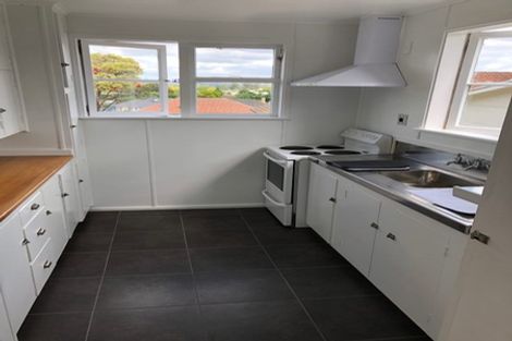 Photo of property in 8 Huxley Place, Glen Innes, Auckland, 1072