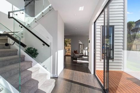 Photo of property in 32 Bounty Road, Long Bay, Auckland, 0630