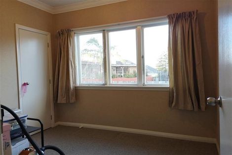 Photo of property in 19 Koromiko Street, New Lynn, Auckland, 0600