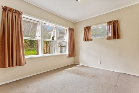 Photo of property in 13 Emirau Place, Glenfield, Auckland, 0629