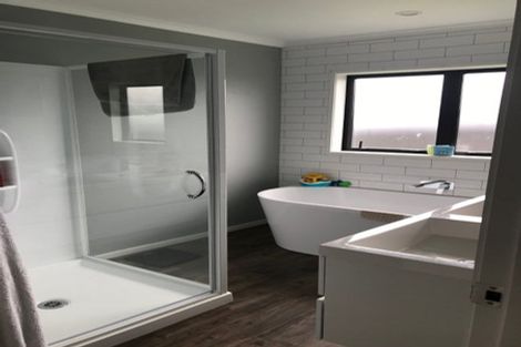 Photo of property in 5 Cook Drive, Tuakau, 2121