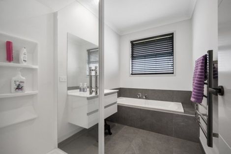 Photo of property in 12 Serenity Drive, Omokoroa, 3114