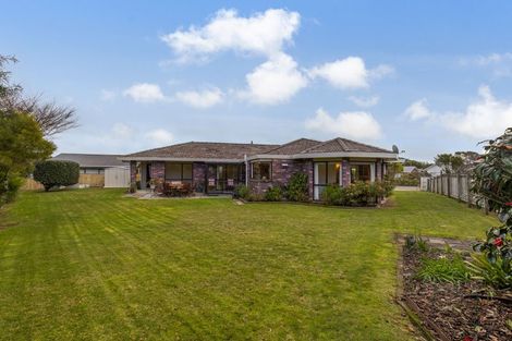Photo of property in 22 Pinewood Grove, Paraparaumu Beach, Paraparaumu, 5032