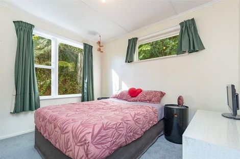 Photo of property in 14 Manor Drive, Stokes Valley, Lower Hutt, 5019