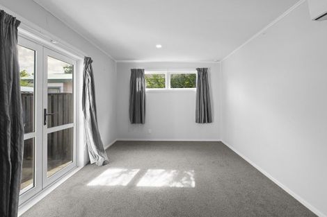 Photo of property in 2 Old Farm Road, Hamilton East, Hamilton, 3216