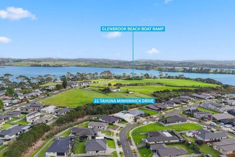 Photo of property in 21 Tahuna Minhinnick Drive, Glenbrook, 2681
