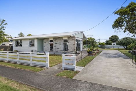 Photo of property in 32 Grey Street, Normanby, Hawera, 4614