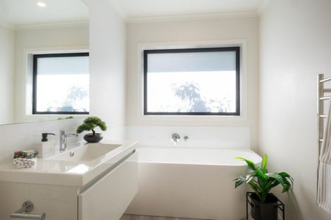 Photo of property in 1a Christian Place, Awapuni, Palmerston North, 4412