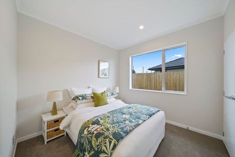 Photo of property in 3 Papaview Road, Papakura, 2110