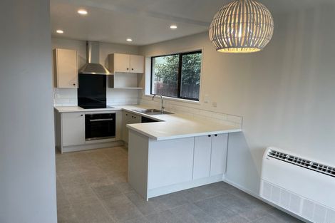 Photo of property in 2/367 Sawyers Arms Road, Harewood, Christchurch, 8051