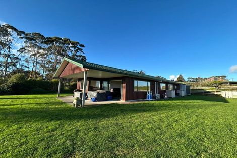 Photo of property in 136 Gatfield Road, Kaukapakapa, 0873