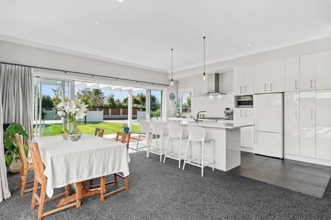 Photo of property in 81c Reading Street, Greytown, 5712