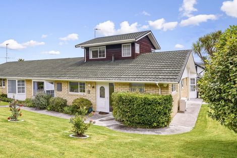 Photo of property in 2 Te Maku Grove, Waikanae, 5036