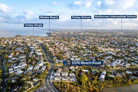Photo of property in 2/1090 Beach Road, Torbay, Auckland, 0630