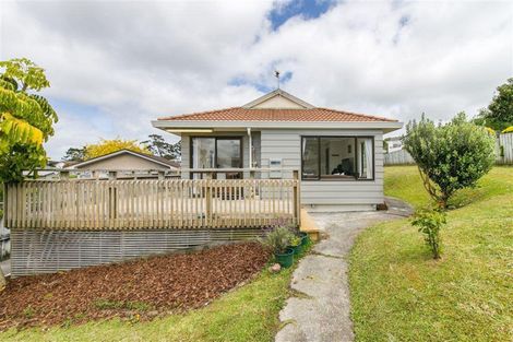 Photo of property in 4 Amery Place, West Harbour, Auckland, 0618