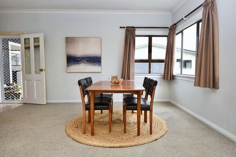 Photo of property in 2 Mckenzie Terrace, Carterton, 5713