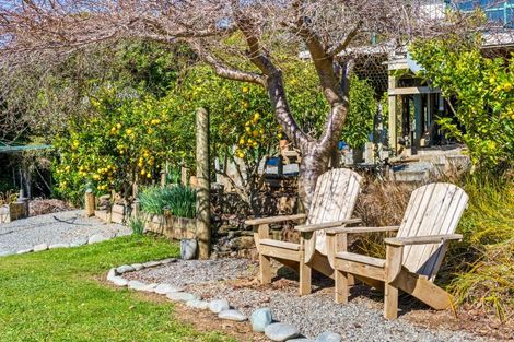 Photo of property in 826 Queen Charlotte Drive, Havelock, Picton, 7281