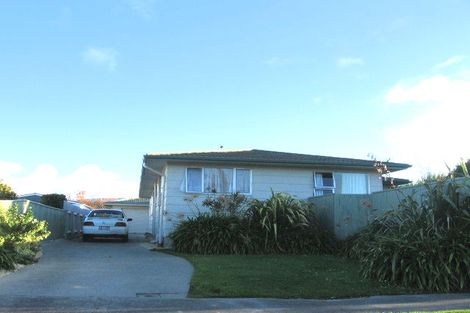 Photo of property in 24 Dunk Place, Milson, Palmerston North, 4414