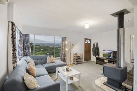 Photo of property in 165 Miromiro Road, Normandale, Lower Hutt, 5010