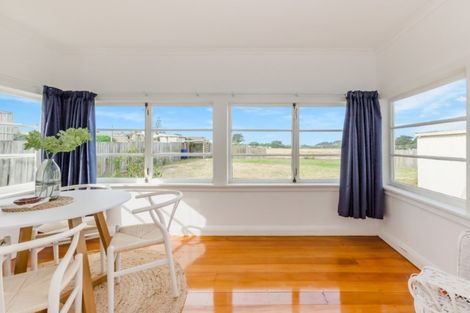Photo of property in 6 Brendan Drive, Te Horo Beach, Otaki, 5581