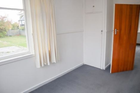 Photo of property in 112 Avonhead Road, Avonhead, Christchurch, 8042