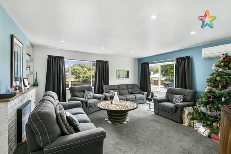 Photo of property in 22 Homedale Road, Wainuiomata, Lower Hutt, 5014