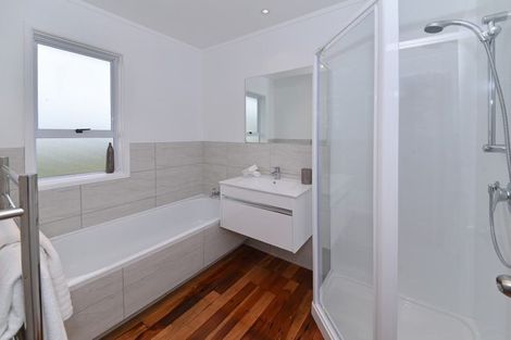 Photo of property in 25 View Road, Papakura, 2110