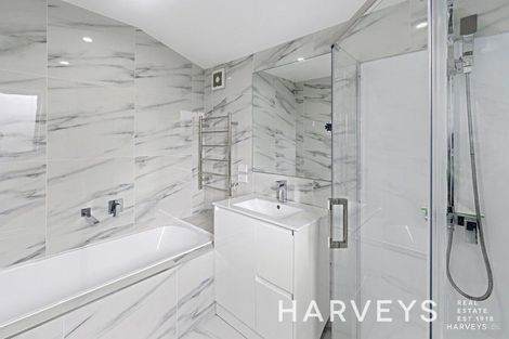 Photo of property in 71a Fruitvale Road, New Lynn, Auckland, 0600