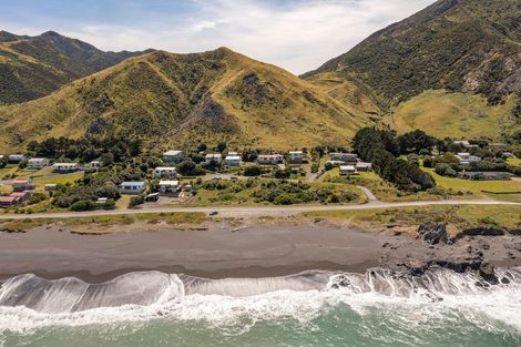 Photo of property in 5 Ben Avon Grove, Cape Palliser, Pirinoa, 5772