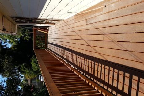 Photo of property in 15 Ellice Road, Totara Vale, Auckland, 0629