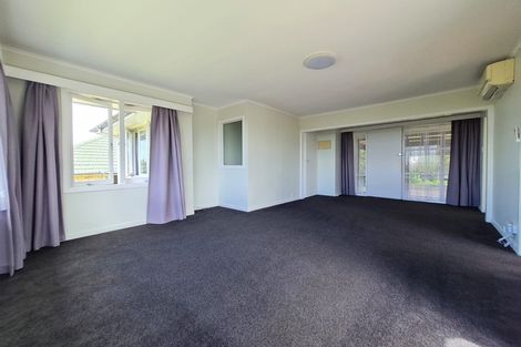 Photo of property in 1/177 Glenfield Road, Hillcrest, Auckland, 0627