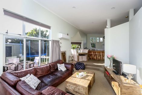 Photo of property in 4a Rahui View, Oakura, 4314