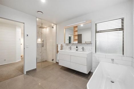 Photo of property in 12 Waitawa Place, Lynmore, Rotorua, 3010