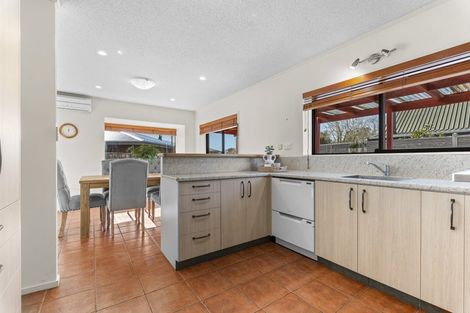 Photo of property in 137 Govett Avenue, Frankleigh Park, New Plymouth, 4310