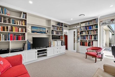 Photo of property in 10 Fairway Drive, Martinborough, 5711