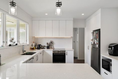 Photo of property in 1/35 Orams Road, Hillpark, Auckland, 2102