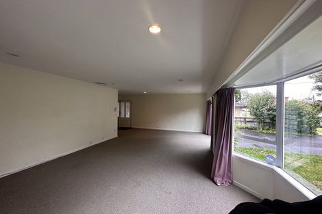Photo of property in 13 Yeovil Road, Te Atatu Peninsula, Auckland, 0610